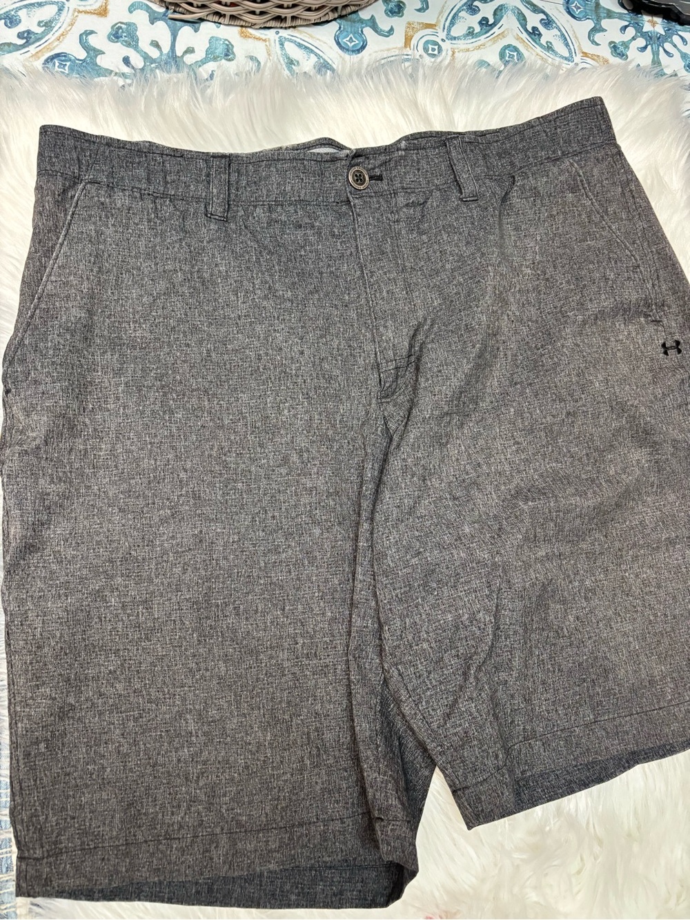 * | Under Armour | shorts. Size 40.